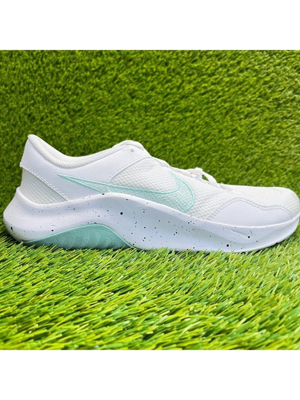 Nike Legend Essential 3 Next Nature Womens Size 9.5 White Running Shoes Sneakers